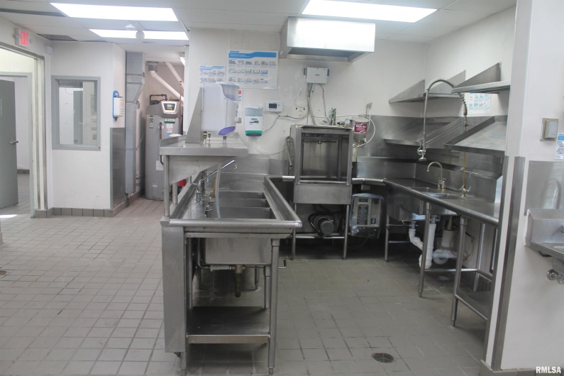 1365 MAIN Street, Carbondale, Illinois 62901, 0 , 0 ,0,Commercial Sale,For Sale,MAIN,0,RMAEB455325
