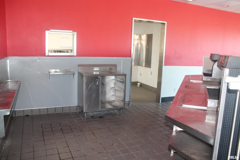 1365 MAIN Street, Carbondale, Illinois 62901, 0 , 0 ,0,Commercial Sale,For Sale,MAIN,0,RMAEB455325