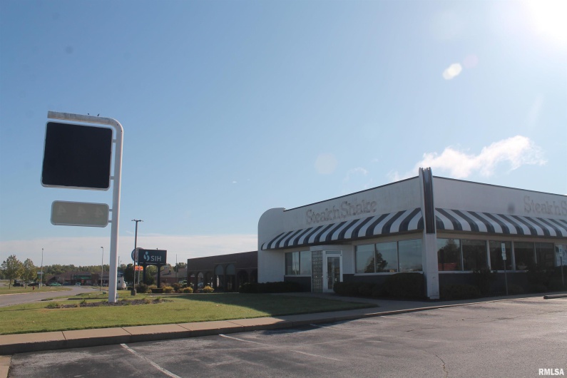1365 MAIN Street, Carbondale, Illinois 62901, 0 , 0 ,0,Commercial Sale,For Sale,MAIN,0,RMAEB455325