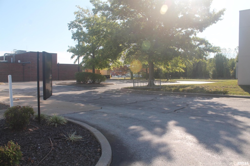 1365 MAIN Street, Carbondale, Illinois 62901, 0 , 0 ,0,Commercial Sale,For Sale,MAIN,0,RMAEB455325