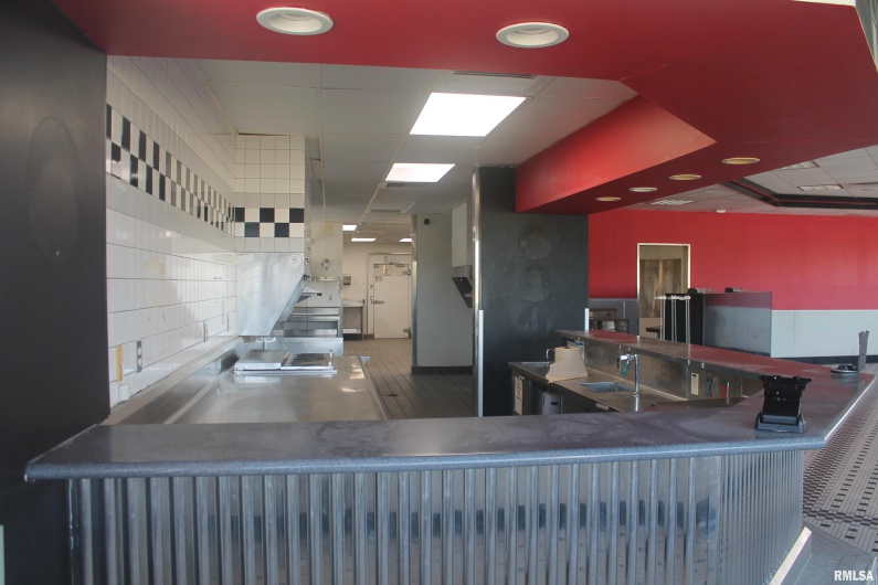 1365 MAIN Street, Carbondale, Illinois 62901, 0 , 0 ,0,Commercial Sale,For Sale,MAIN,0,RMAEB455325