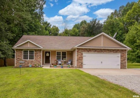 812 Whitecotton Drive, Carterville, Illinois 62918, 3 Bedrooms Bedrooms, 0 ,2 BathroomsBathrooms,Residential,For Sale,Whitecotton,0,RMAEB458884