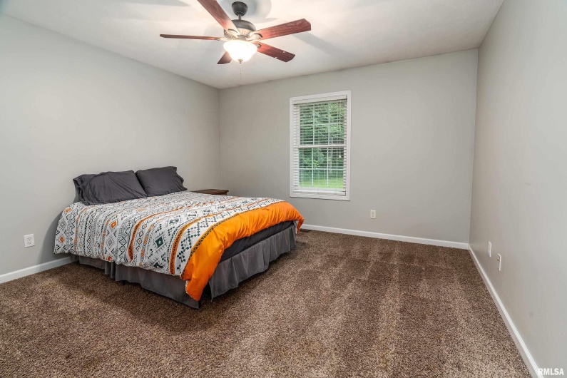 812 Whitecotton Drive, Carterville, Illinois 62918, 3 Bedrooms Bedrooms, 0 ,2 BathroomsBathrooms,Residential,For Sale,Whitecotton,0,RMAEB458884