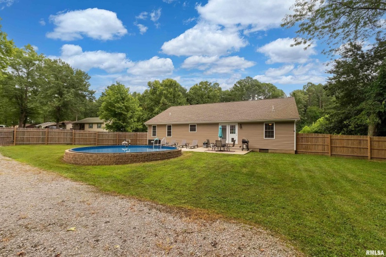 812 Whitecotton Drive, Carterville, Illinois 62918, 3 Bedrooms Bedrooms, 0 ,2 BathroomsBathrooms,Residential,For Sale,Whitecotton,0,RMAEB458884