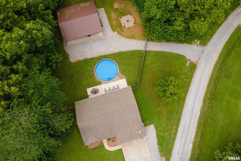 812 Whitecotton Drive, Carterville, Illinois 62918, 3 Bedrooms Bedrooms, 0 ,2 BathroomsBathrooms,Residential,For Sale,Whitecotton,0,RMAEB458884