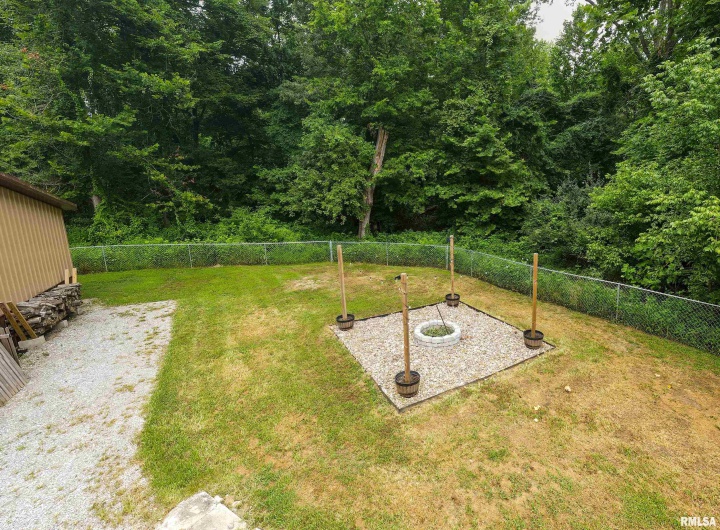 812 Whitecotton Drive, Carterville, Illinois 62918, 3 Bedrooms Bedrooms, 0 ,2 BathroomsBathrooms,Residential,For Sale,Whitecotton,0,RMAEB458884