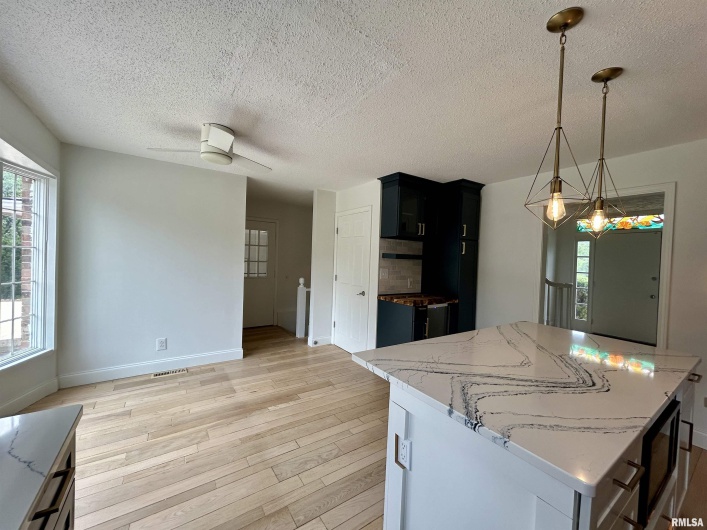 317 Lu Court, Carbondale, Illinois 62901, 4 Bedrooms Bedrooms, 0 ,3 BathroomsBathrooms,Residential,For Sale,Lu,0,RMAEB458892