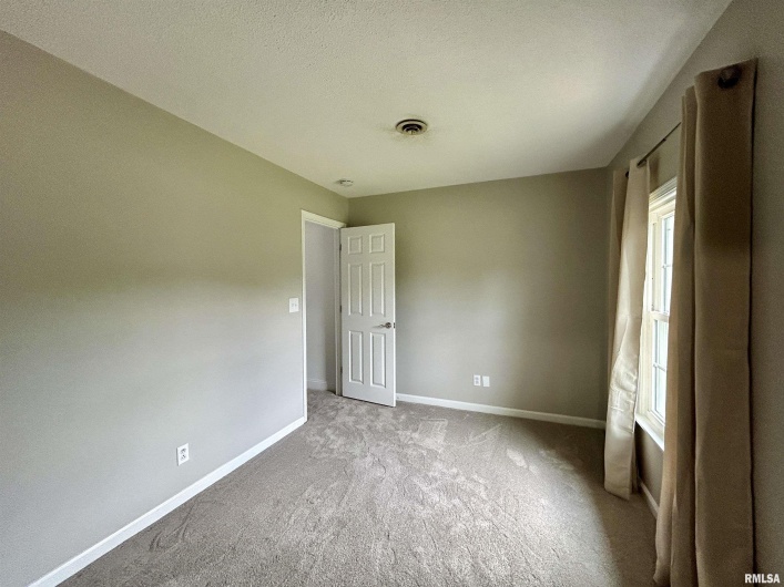 317 Lu Court, Carbondale, Illinois 62901, 4 Bedrooms Bedrooms, 0 ,3 BathroomsBathrooms,Residential,For Sale,Lu,0,RMAEB458892