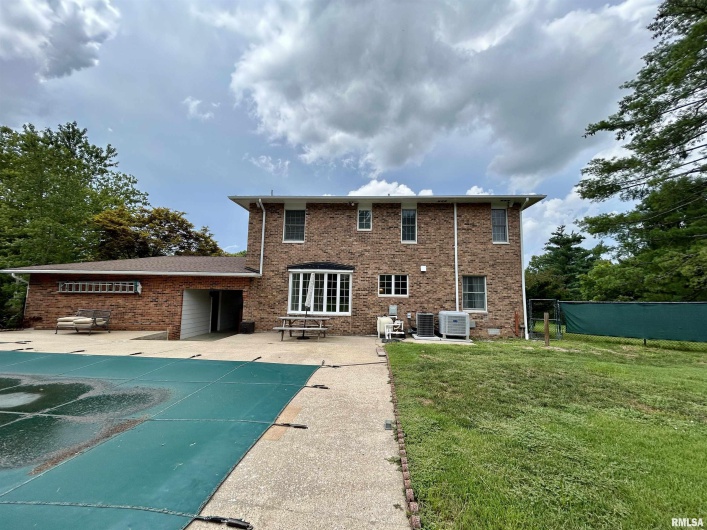 317 Lu Court, Carbondale, Illinois 62901, 4 Bedrooms Bedrooms, 0 ,3 BathroomsBathrooms,Residential,For Sale,Lu,0,RMAEB458892