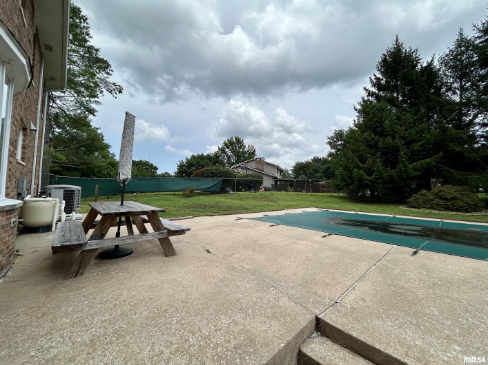 317 Lu Court, Carbondale, Illinois 62901, 4 Bedrooms Bedrooms, 0 ,3 BathroomsBathrooms,Residential,For Sale,Lu,0,RMAEB458892