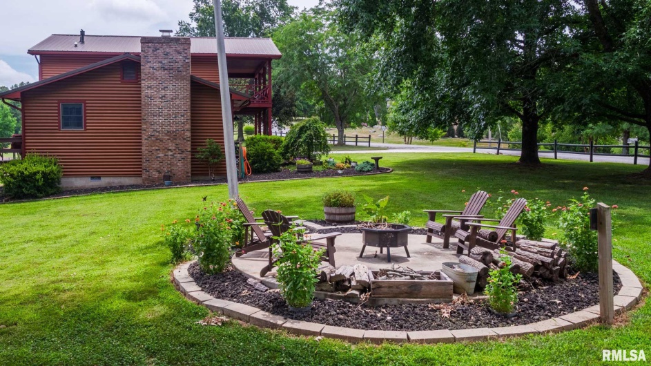 285 Sally Holler Road, Harrisburg, Illinois 62946, 3 Bedrooms Bedrooms, 0 ,2 BathroomsBathrooms,Residential,For Sale,Sally Holler,0,RMAQC4265490