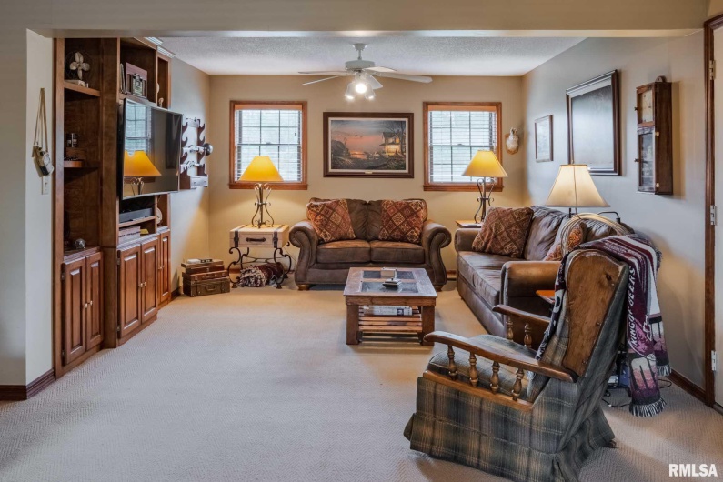 285 Sally Holler Road, Harrisburg, Illinois 62946, 3 Bedrooms Bedrooms, 0 ,2 BathroomsBathrooms,Residential,For Sale,Sally Holler,0,RMAQC4265490