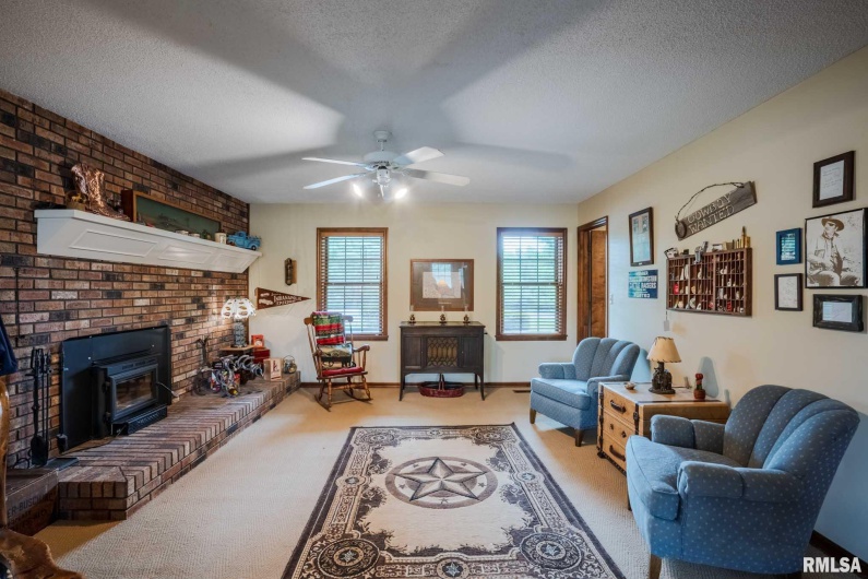 285 Sally Holler Road, Harrisburg, Illinois 62946, 3 Bedrooms Bedrooms, 0 ,2 BathroomsBathrooms,Residential,For Sale,Sally Holler,0,RMAQC4265490