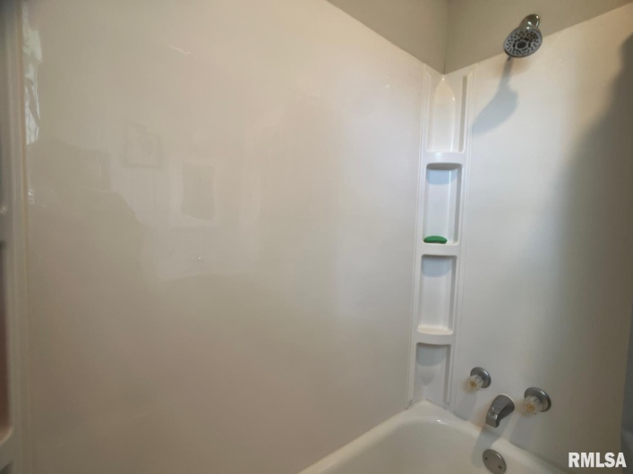 1309 SYCAMORE Street, Carbondale, Illinois 62901, 3 Bedrooms Bedrooms, 0 ,1 BathroomBathrooms,Residential,For Sale,SYCAMORE,0,RMAEB458893