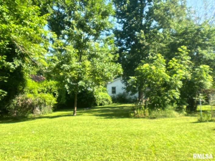 1309 SYCAMORE Street, Carbondale, Illinois 62901, 3 Bedrooms Bedrooms, 0 ,1 BathroomBathrooms,Residential,For Sale,SYCAMORE,0,RMAEB458893