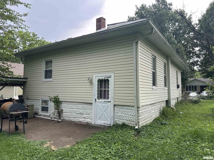 503 PENNSYLVANIA Avenue, Carterville, Illinois 62918, 3 Bedrooms Bedrooms, 0 ,1 BathroomBathrooms,Residential,For Sale,PENNSYLVANIA,0,RMAEB458902
