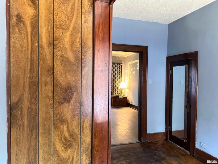 2009 SPRUCE Street, Murphysboro, Illinois 62966, 3 Bedrooms Bedrooms, 0 ,2 BathroomsBathrooms,Residential,For Sale,SPRUCE,0,RMAEB458903