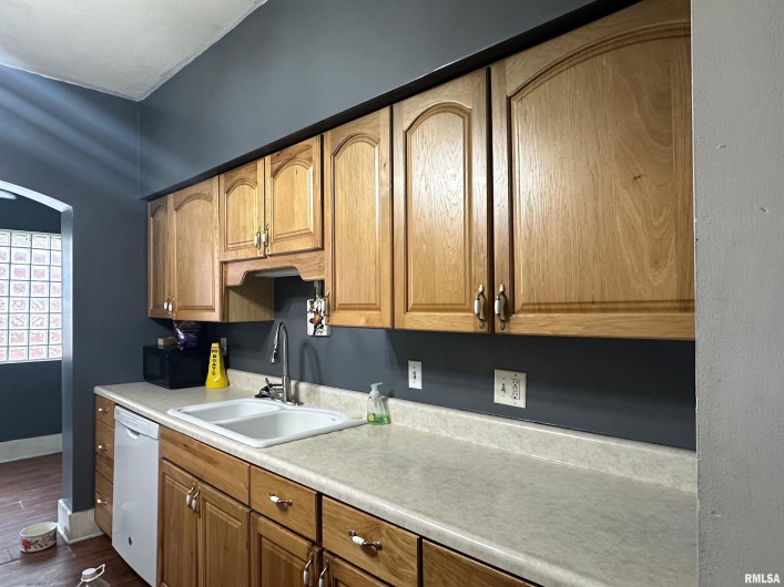 2009 SPRUCE Street, Murphysboro, Illinois 62966, 3 Bedrooms Bedrooms, 0 ,2 BathroomsBathrooms,Residential,For Sale,SPRUCE,0,RMAEB458903
