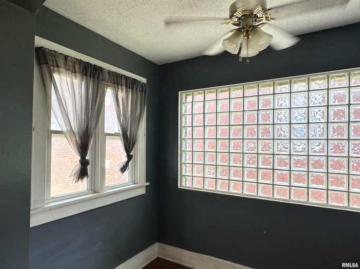 2009 SPRUCE Street, Murphysboro, Illinois 62966, 3 Bedrooms Bedrooms, 0 ,2 BathroomsBathrooms,Residential,For Sale,SPRUCE,0,RMAEB458903