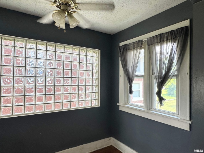 2009 SPRUCE Street, Murphysboro, Illinois 62966, 3 Bedrooms Bedrooms, 0 ,2 BathroomsBathrooms,Residential,For Sale,SPRUCE,0,RMAEB458903