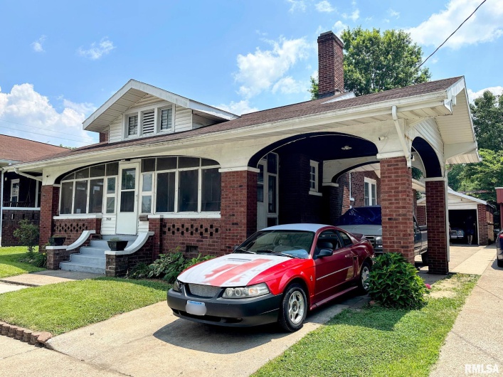 2009 SPRUCE Street, Murphysboro, Illinois 62966, 3 Bedrooms Bedrooms, 0 ,2 BathroomsBathrooms,Residential,For Sale,SPRUCE,0,RMAEB458903