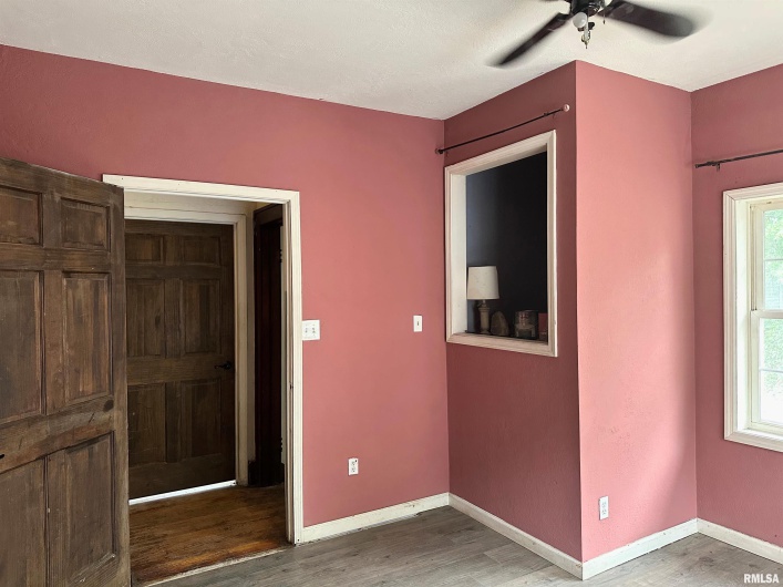 2009 SPRUCE Street, Murphysboro, Illinois 62966, 3 Bedrooms Bedrooms, 0 ,2 BathroomsBathrooms,Residential,For Sale,SPRUCE,0,RMAEB458903