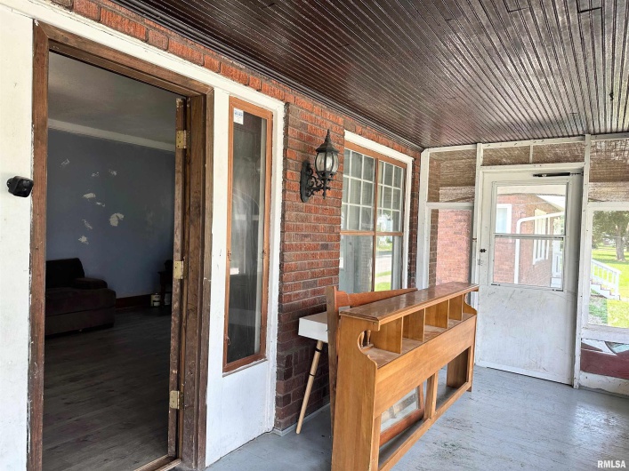 2009 SPRUCE Street, Murphysboro, Illinois 62966, 3 Bedrooms Bedrooms, 0 ,2 BathroomsBathrooms,Residential,For Sale,SPRUCE,0,RMAEB458903