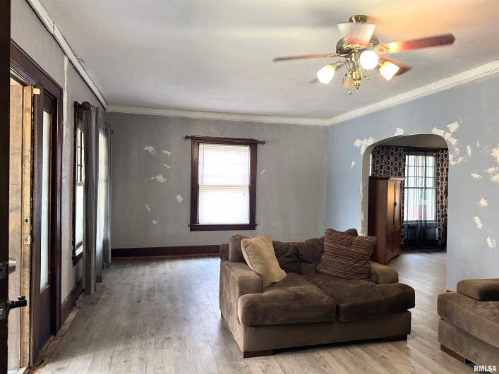 2009 SPRUCE Street, Murphysboro, Illinois 62966, 3 Bedrooms Bedrooms, 0 ,2 BathroomsBathrooms,Residential,For Sale,SPRUCE,0,RMAEB458903