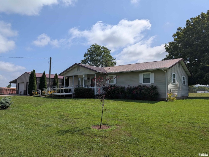 425 Peak Road, Harrisburg, Illinois 62946, 3 Bedrooms Bedrooms, 0 ,1 BathroomBathrooms,Residential,For Sale,Peak,0,RMAQC4265530