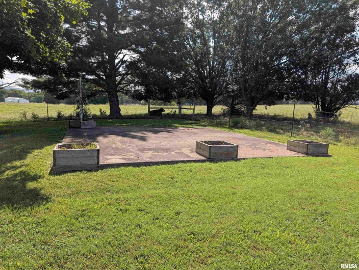 425 Peak Road, Harrisburg, Illinois 62946, 3 Bedrooms Bedrooms, 0 ,1 BathroomBathrooms,Residential,For Sale,Peak,0,RMAQC4265530