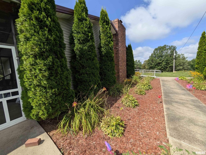 425 Peak Road, Harrisburg, Illinois 62946, 3 Bedrooms Bedrooms, 0 ,1 BathroomBathrooms,Residential,For Sale,Peak,0,RMAQC4265530