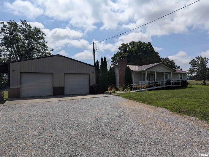 425 Peak Road, Harrisburg, Illinois 62946, 3 Bedrooms Bedrooms, 0 ,1 BathroomBathrooms,Residential,For Sale,Peak,0,RMAQC4265530