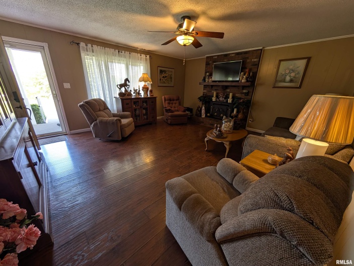 425 Peak Road, Harrisburg, Illinois 62946, 3 Bedrooms Bedrooms, 0 ,1 BathroomBathrooms,Residential,For Sale,Peak,0,RMAQC4265530