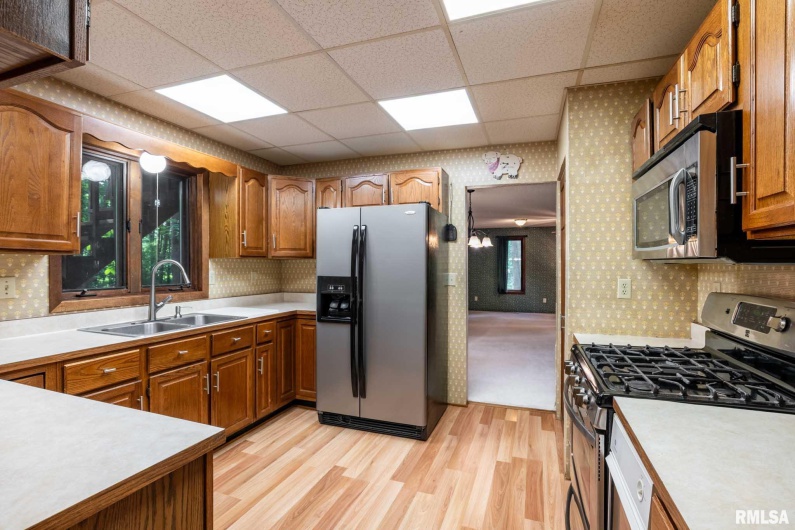 14802 Poor Farm Road, Johnston City, Illinois 62951, 3 Bedrooms Bedrooms, 0 ,2 BathroomsBathrooms,Residential,For Sale,Poor Farm,0,RMAQC4265533