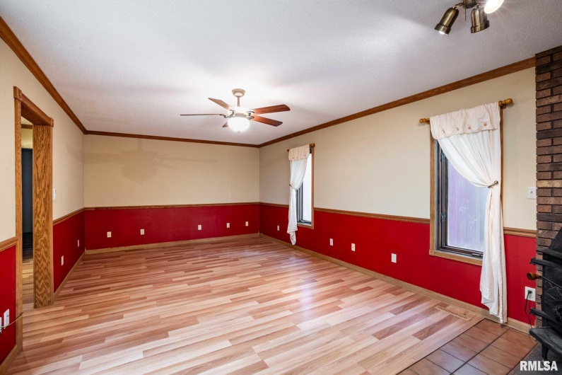 14802 Poor Farm Road, Johnston City, Illinois 62951, 3 Bedrooms Bedrooms, 0 ,2 BathroomsBathrooms,Residential,For Sale,Poor Farm,0,RMAQC4265533