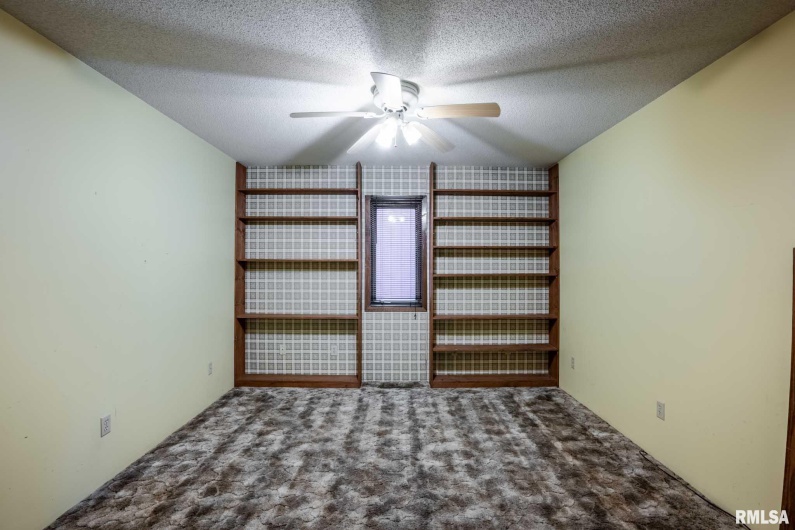 14802 Poor Farm Road, Johnston City, Illinois 62951, 3 Bedrooms Bedrooms, 0 ,2 BathroomsBathrooms,Residential,For Sale,Poor Farm,0,RMAQC4265533