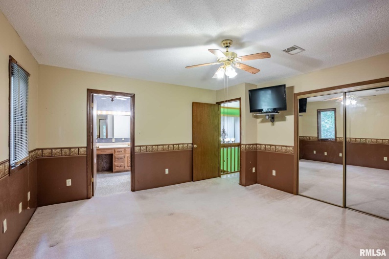 14802 Poor Farm Road, Johnston City, Illinois 62951, 3 Bedrooms Bedrooms, 0 ,2 BathroomsBathrooms,Residential,For Sale,Poor Farm,0,RMAQC4265533