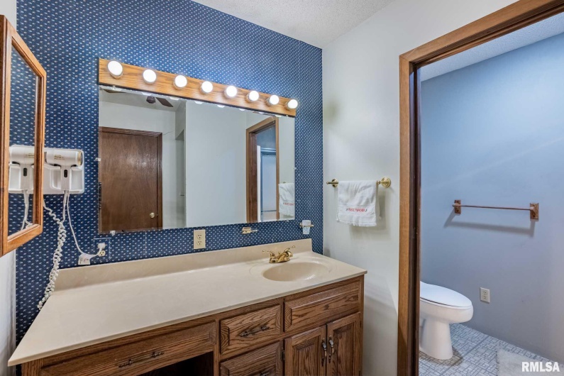 14802 Poor Farm Road, Johnston City, Illinois 62951, 3 Bedrooms Bedrooms, 0 ,2 BathroomsBathrooms,Residential,For Sale,Poor Farm,0,RMAQC4265533