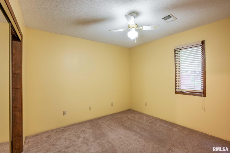 14802 Poor Farm Road, Johnston City, Illinois 62951, 3 Bedrooms Bedrooms, 0 ,2 BathroomsBathrooms,Residential,For Sale,Poor Farm,0,RMAQC4265533