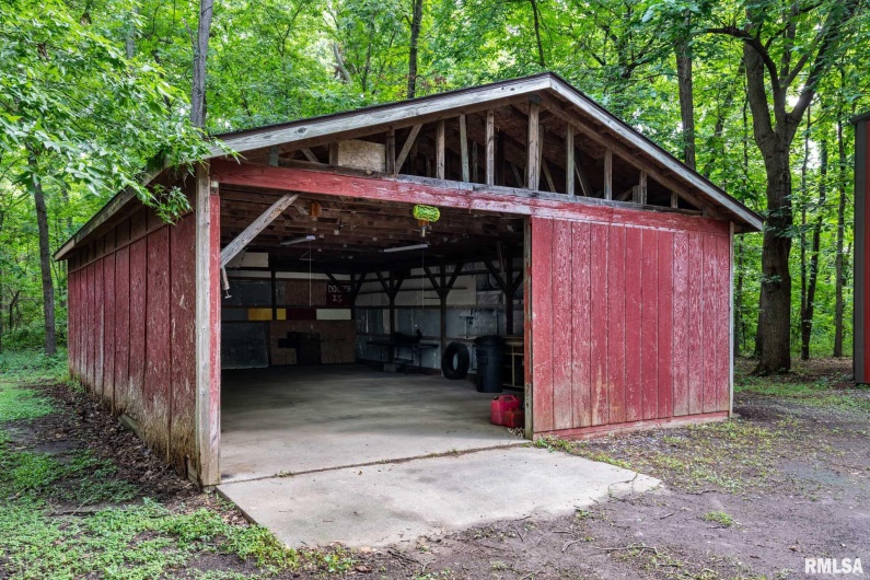 14802 Poor Farm Road, Johnston City, Illinois 62951, 3 Bedrooms Bedrooms, 0 ,2 BathroomsBathrooms,Residential,For Sale,Poor Farm,0,RMAQC4265533