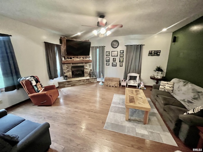 4155 Reevesville Road, Grantsburg, Illinois 62943, 2 Bedrooms Bedrooms, 0 ,2 BathroomsBathrooms,Residential,For Sale,Reevesville,0,RMAEB458908