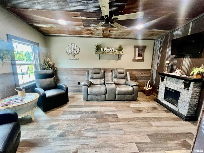 4155 Reevesville Road, Grantsburg, Illinois 62943, 2 Bedrooms Bedrooms, 0 ,2 BathroomsBathrooms,Residential,For Sale,Reevesville,0,RMAEB458908
