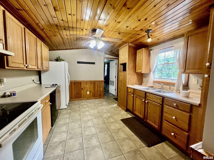 4155 Reevesville Road, Grantsburg, Illinois 62943, 2 Bedrooms Bedrooms, 0 ,2 BathroomsBathrooms,Residential,For Sale,Reevesville,0,RMAEB458908