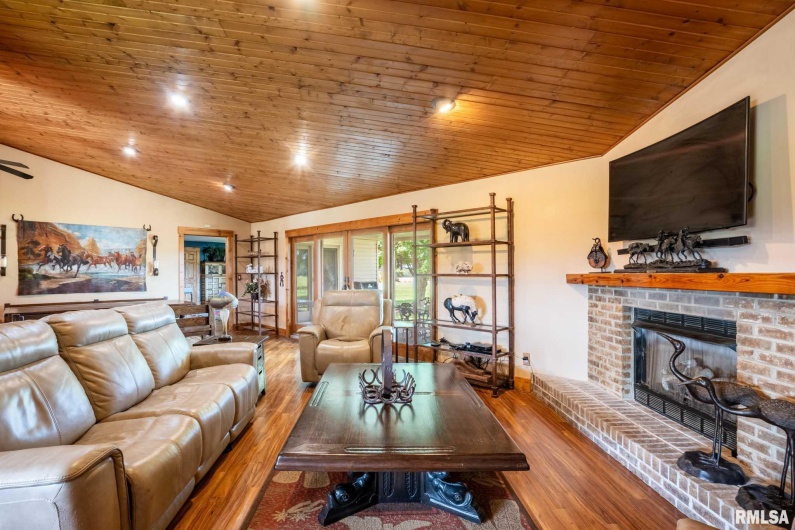 23 BRIDLE Lane, Stonefort, Illinois 62987, 3 Bedrooms Bedrooms, 0 ,2 BathroomsBathrooms,Residential,For Sale,BRIDLE,0,RMAQC4265544