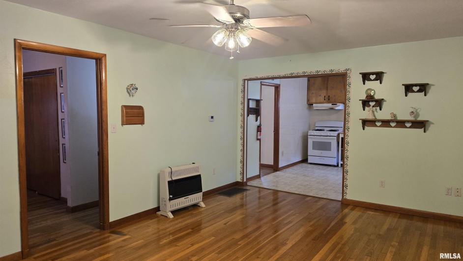 1419 Granger Street, Harrisburg, Illinois 62946-3224, 2 Bedrooms Bedrooms, 0 ,1 BathroomBathrooms,Residential,For Sale,Granger,0,RMAEB458910