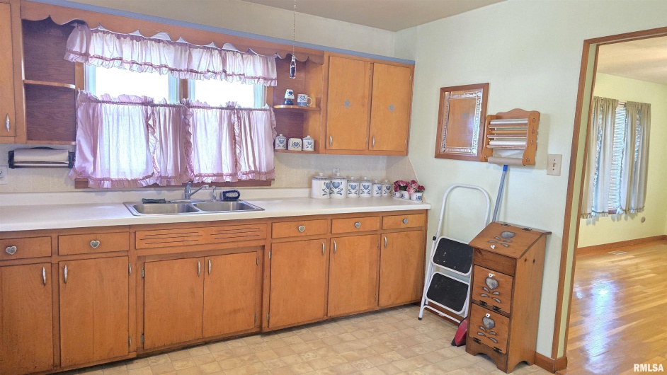 1419 Granger Street, Harrisburg, Illinois 62946-3224, 2 Bedrooms Bedrooms, 0 ,1 BathroomBathrooms,Residential,For Sale,Granger,0,RMAEB458910