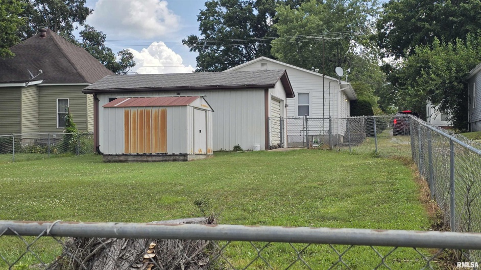 1419 Granger Street, Harrisburg, Illinois 62946-3224, 2 Bedrooms Bedrooms, 0 ,1 BathroomBathrooms,Residential,For Sale,Granger,0,RMAEB458910
