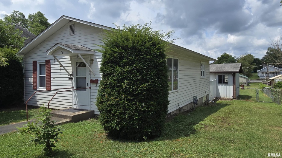 1419 Granger Street, Harrisburg, Illinois 62946-3224, 2 Bedrooms Bedrooms, 0 ,1 BathroomBathrooms,Residential,For Sale,Granger,0,RMAEB458910