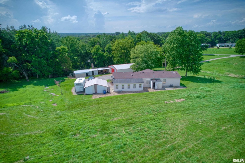 8 PRIVATE Road, Ava, Illinois 62907, 3 Bedrooms Bedrooms, 0 ,2 BathroomsBathrooms,Residential,For Sale,PRIVATE,0,RMAEB458914
