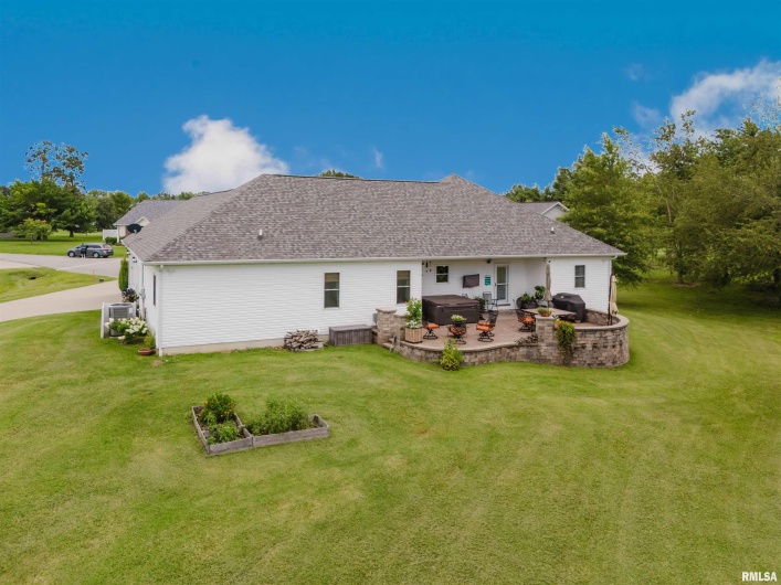 204 Bea Court, Carterville, Illinois 62918, 4 Bedrooms Bedrooms, 0 ,3 BathroomsBathrooms,Residential,For Sale,Bea,0,RMAQC4265559
